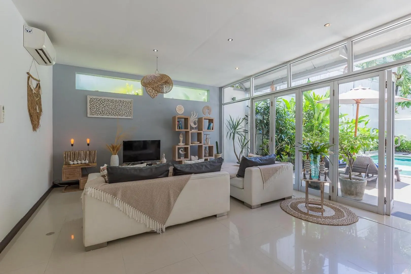 Cosy 3 Bedroom Villa With Private Pool In Seminyak Indonesien