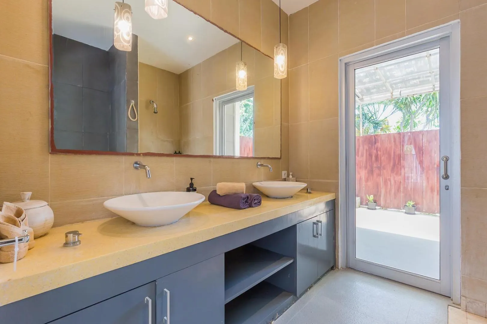 Cosy 3 Bedroom Villa With Private Pool In Seminyak